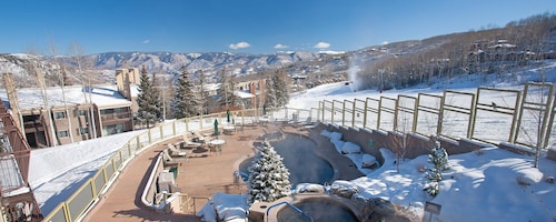 🌲Timberline 115 Studio Deluxe ~ Hot Tub~Pool~WiFi~Ski-in/out~Local Shuttle🌲