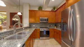 Coffee/tea maker, fridge, microwave, oven