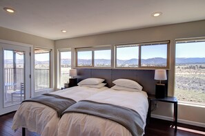 3 makuuhuonetta, silitysrauta/-lauta, vauvan matkasänky, Wi-Fi