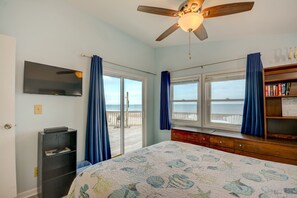 3 bedrooms, WiFi - Experience oceanfront fun at Sunny Dayz in Surf City, NC, perfect for families! (Surf City)