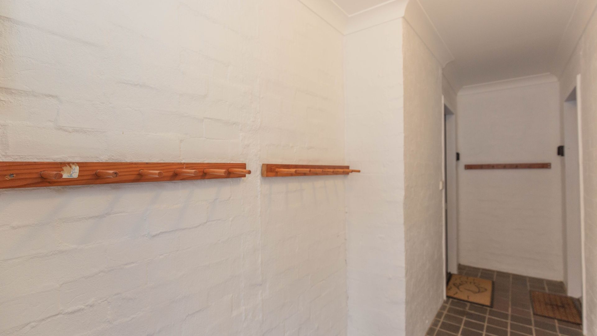 Dauphine - 1/23 Townsend Street — image 2