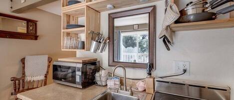 Fridge, microwave, coffee/tea maker, toaster