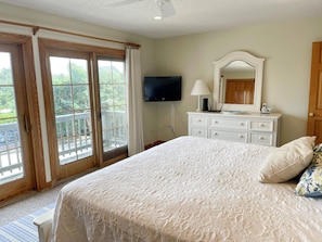 3 bedrooms, free internet, bed sheets