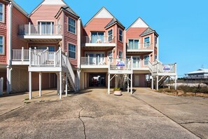 Exterior - “Pelican Point” Stunning views! Steps to the Beach! (Navarre Beach)