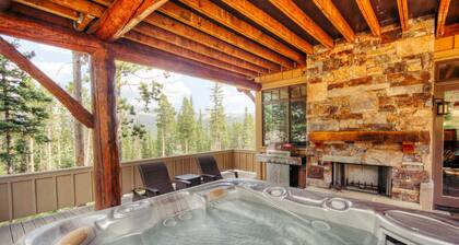 Luxury Suite with Home Theater, Pool Table and Hot Tub!