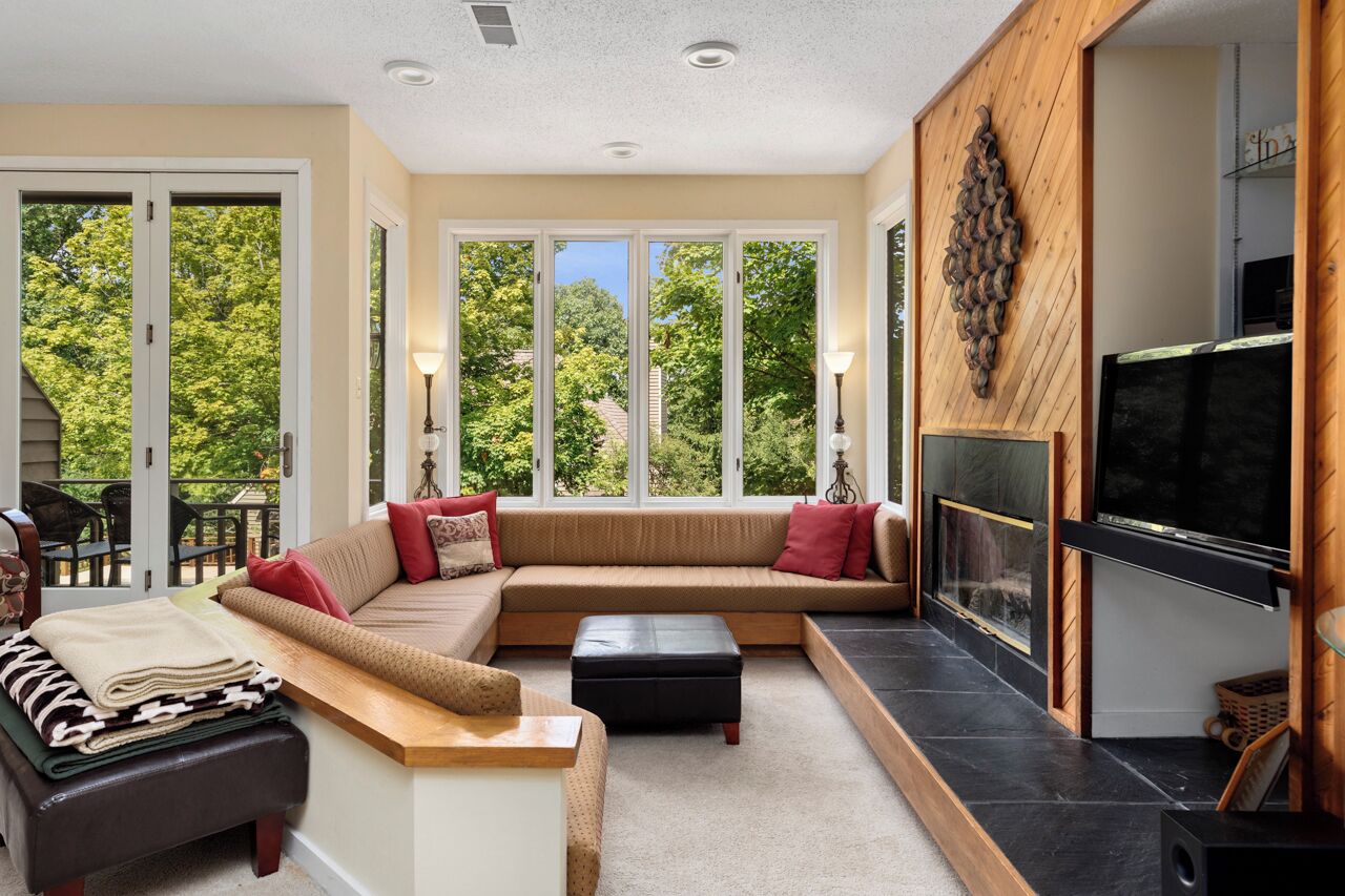 Wintergreen Resort Home, @  top of mountain with shuttle acces to Ski Lifts