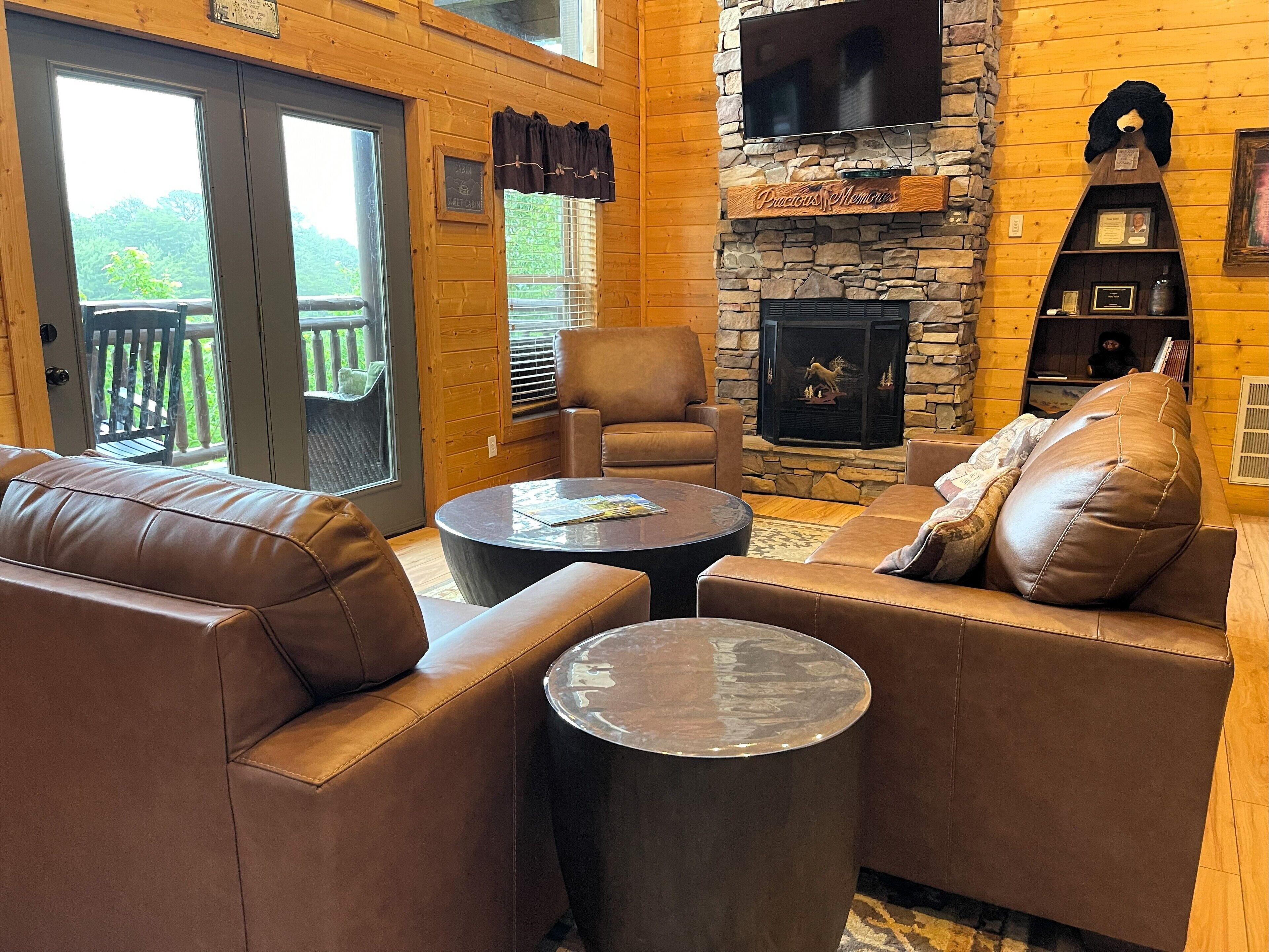 Smart TV, fireplace, DVD player