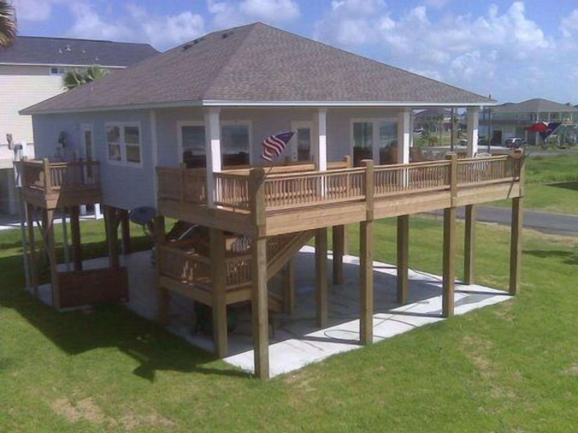 Shore Haven - 2 Bedrooms, 2 Bath, Sleeps 10 - Beach Front!