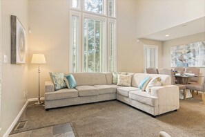 Smart TV, fireplace, DVD player