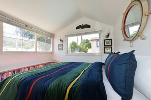 5 bedrooms, iron/ironing board, travel crib, WiFi