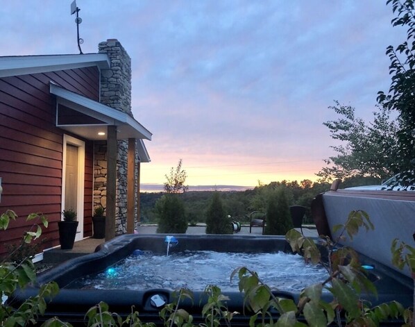 Outdoor spa tub