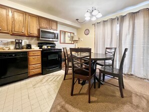 Dining - Pool & Hot Tub!  Great Rates, Game Room, On Shuttle Route! (Mt. Crested Butte)