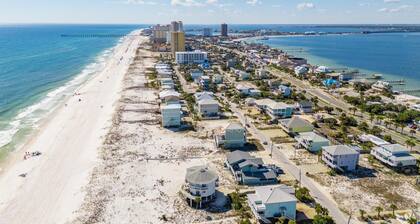 Amazing Gulf View, Pool Home! Walking distance to shops/dining
