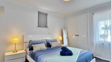 3 bedrooms, iron/ironing board, WiFi, bed sheets