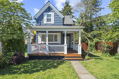 The Reddish House: 6th Ave, UPS, UW, Ruston