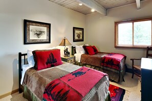 2 bedrooms, iron/ironing board, Internet, bed sheets