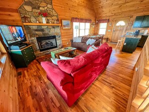 スマートテレビ、��暖炉、DVD プレーヤー、テーブルサッカー台