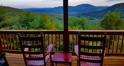 Absolute High | 3BR Cabin w/ Long-Range Mountain Views, Game Room & Deck