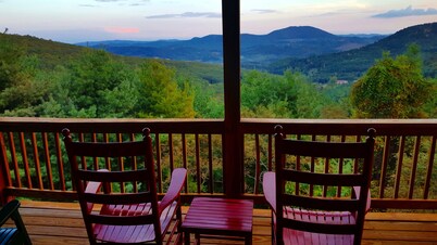Absolute High - 3BR/2BA near West Jefferson w/Long Range Views, Gas F/P