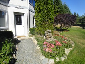 Exterior detail - Xanadu 1 Suite - 2 bedroom Luxury on 11 private acres (Cobble Hill)