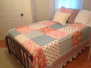 5 dormitorios, cuna de viaje, wifi gratis y ropa de cama