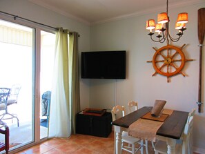 Dining - Inn at Dauphin Island 406 Efficient 1BR Sleeps 6! Incredible Views!! (Dauphin Island)