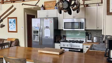 冰箱、微波炉、烤箱、炉灶