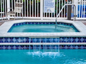  Jacuzzi - Harborview Grande 202 Pet Friendly Waterfront Condo (Clearwater Beach)