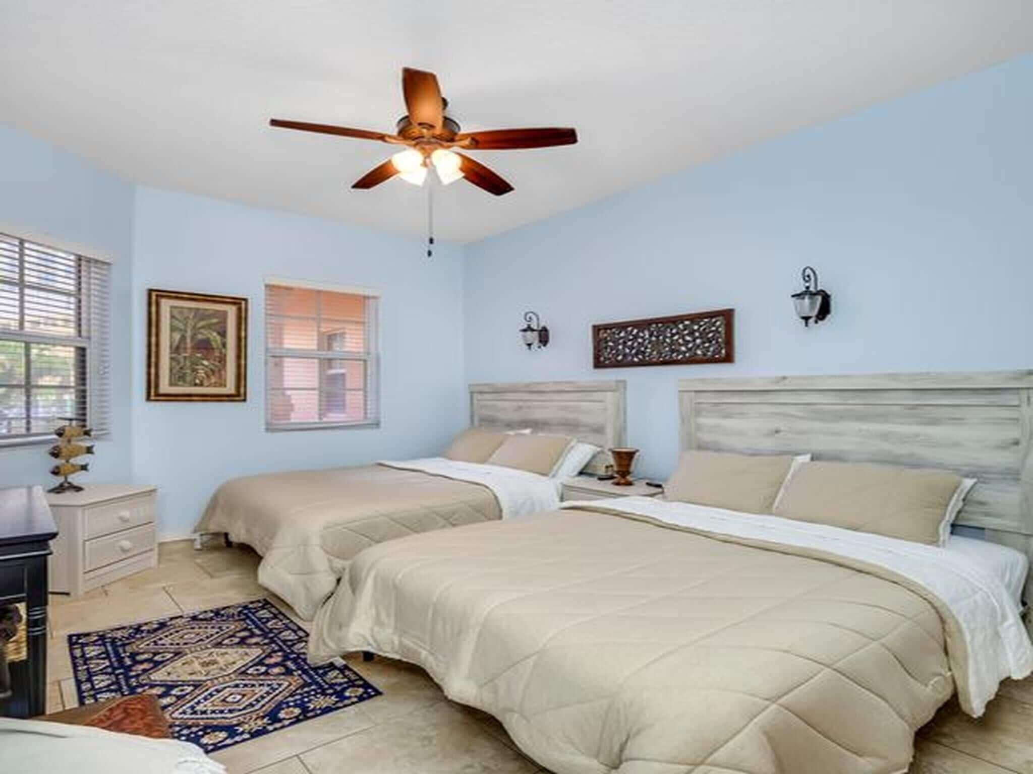 3 habitaciones, tabla de planchar con plancha, internet y ropa de cama 
