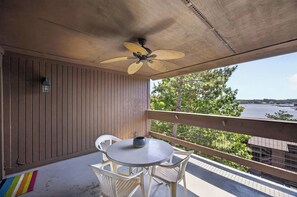 Outdoor dining - Knolls 1122 - Two Bedroom Apartment, Sleeps 6 (Osage Beach,)