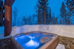 Bain à remous extérieur