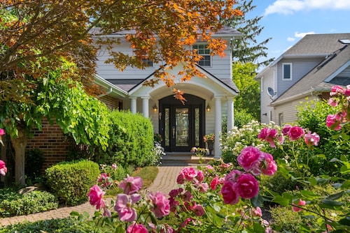 Sanibel North, Backs onto River