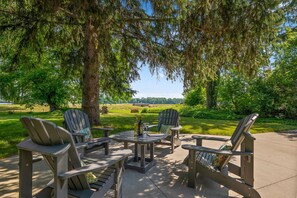 Terrace/patio - Sanibel North, Backs onto River (Niagara-on-the-Lake)