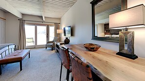 1 chambre, fer et planche à repasser, lit de bébé portatif, Wi-Fi