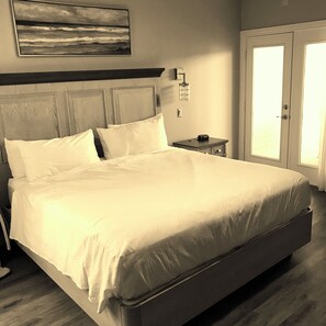 3 bedrooms, in-room safe, iron/ironing board, WiFi