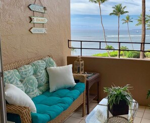 Property grounds - Island Sands 401 Oceanfront Condo with Ocean View. Enjoy the saltwater oceanfront swimming pool. (Wailuku)
