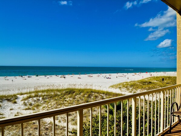 Villas of Clearwater Beach 8A Beachfront Condo - St. Petersburg