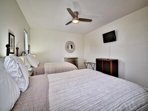 2 bedrooms, iron/ironing board, internet, bed sheets
