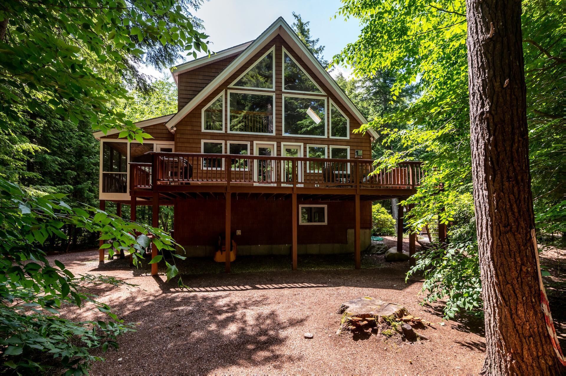 Summer Availability! Charming, Suissevale home, with WiFi, kayaks and access to community beach