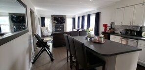Private kitchen - Bay Head - Open Concept Home with Water View (Point Pleasant)