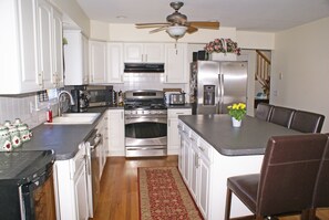 Private kitchen - Bay Head - Open Concept Home with Water View (Point Pleasant)