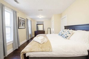 3 室のベッドルーム、アイロン / アイロン台、WiFi、ベッドシーツ