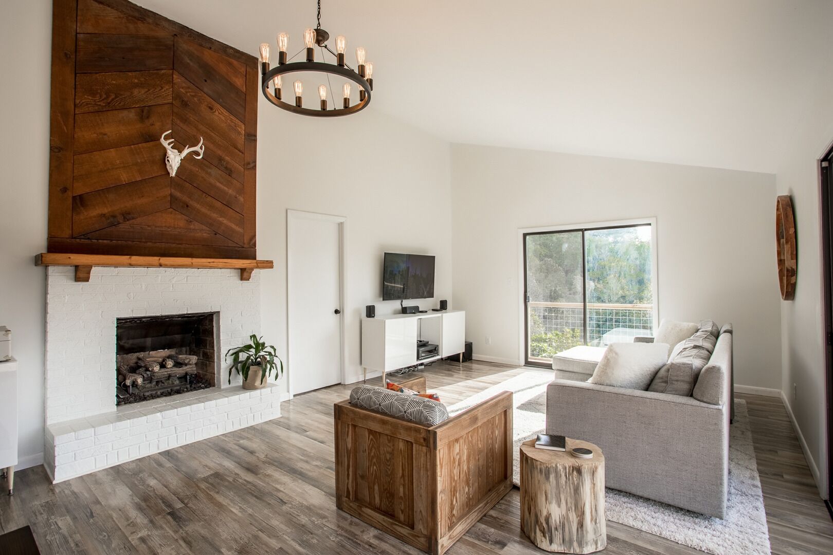 Smoky Mountain Moondance; Contemporary gem, just outside Downtown Bryson City; Nantahala River