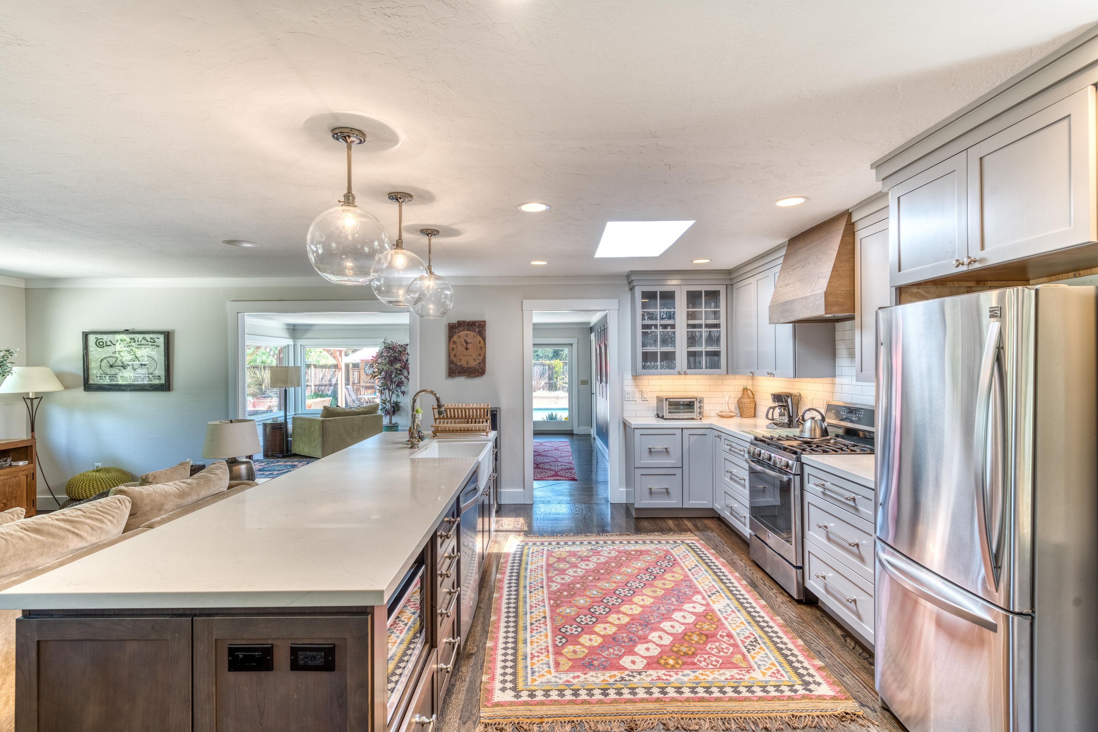  Beautiful Wine Country Retreat w/ New Pool & Kitchen, Game Room Barn & Views!