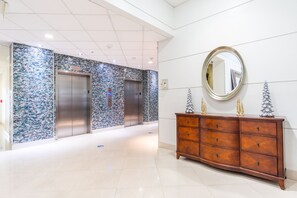 Interior - Spacious condo w/ open layout across from the beach | WIFI + Parking (Sunny Isles Beach.)