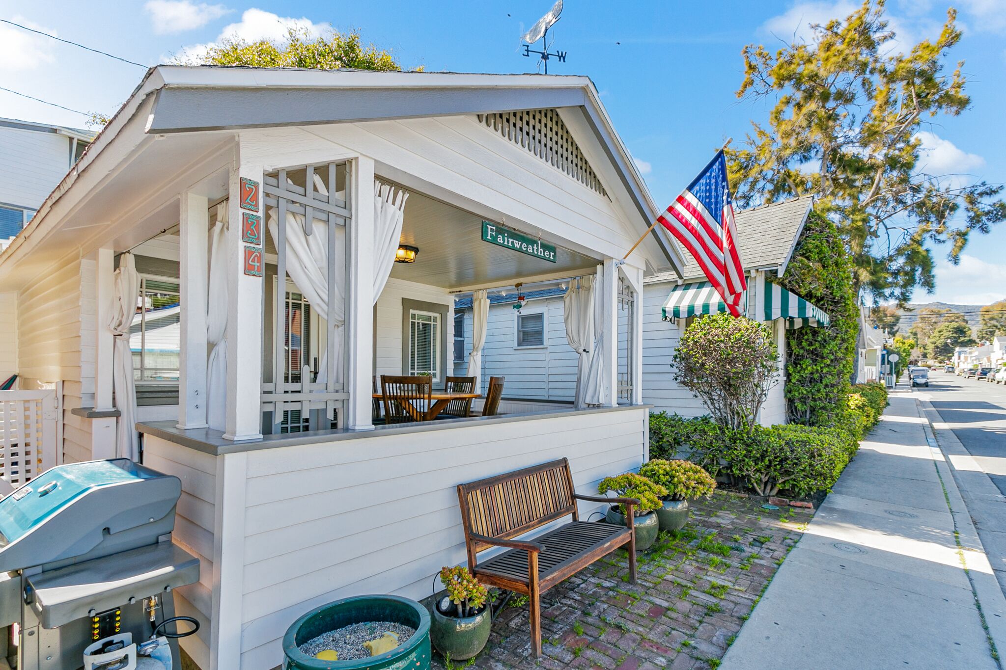 234CL: Fairweather Cottage, 2 Blocks from Beach, Cute Porch, Fireplace, WIFI - 2