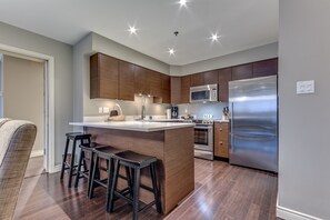Fridge, microwave, oven, stovetop - Acer Vacations | Large Clean Ski-in Ski-out 2 Bed/Bath | W/D | Free WIFI | Pool | Greystone Lodge (Whistler)