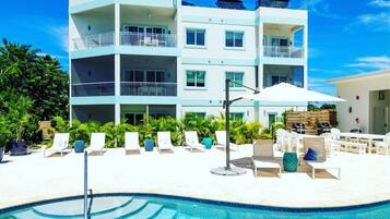 Outdoor pool, sun loungers