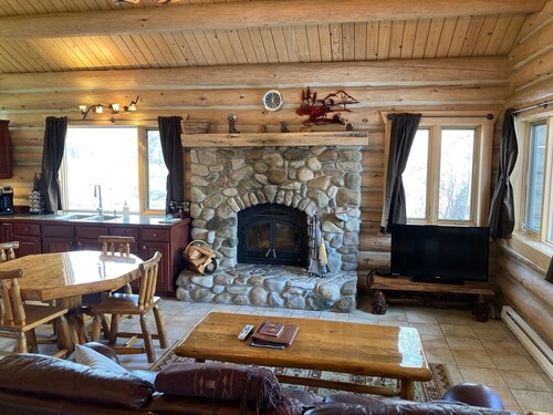 Willow-mökki on häämatkamökki ja sillä on "tien pää yksityisyys".