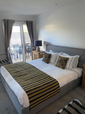 6 habitaciones, tabla de planchar con plancha y wifi gratis